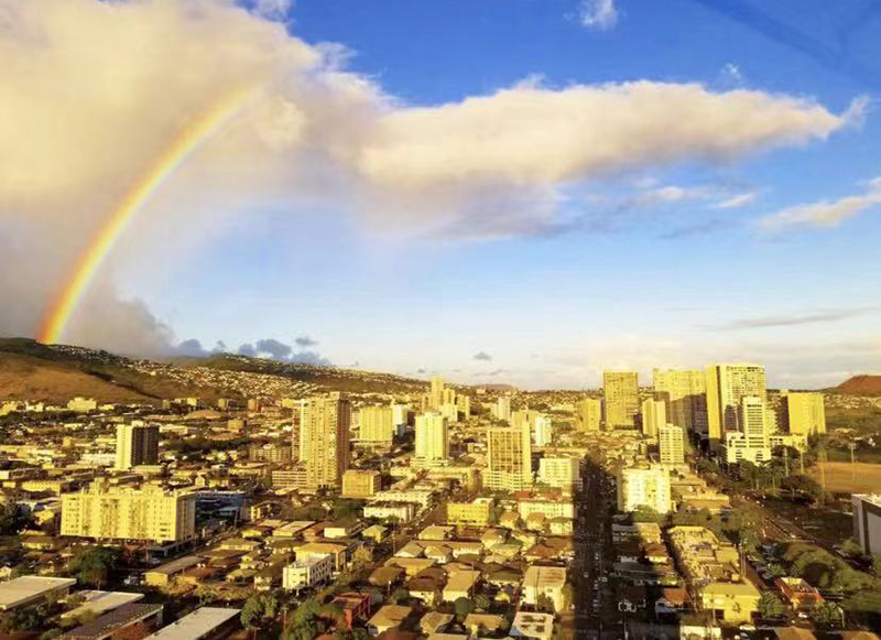 Sakura Spa space and Honolulu view 7